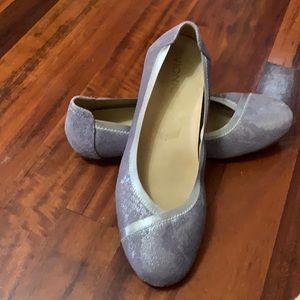 Vionic purple size 10